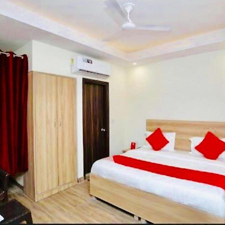 Hotel Golden Bliss At New Delhi Airport Nova Deli Exterior foto